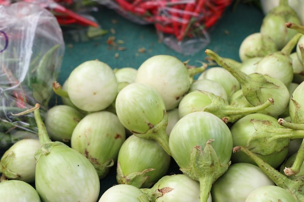 aubergine au marché