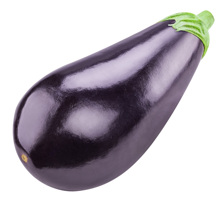 Photo aubergine. une aubergine aubergine isolée sur blanc.