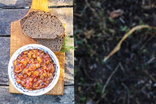 Aubergine caviar salade de légumes apéritif collation