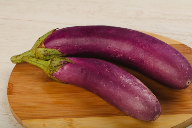 Aubergine violette cru