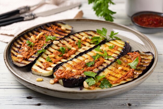 Aubergines grillées et sauce