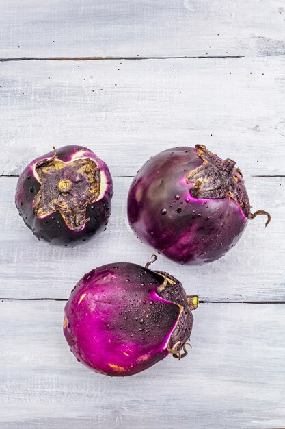 Aubergines rondes biologiques fraîches "Helios"