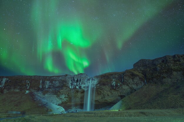 Aurora Borealis avec la Voie Lactée, Islande, photographie de nuit