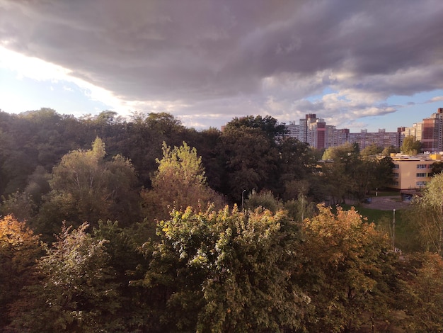 L'automne dans le contexte urbain de l'automne de la ville