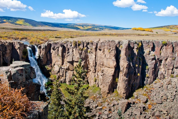 L'automne à North Clear Creek Water Falls dans le Colorado.