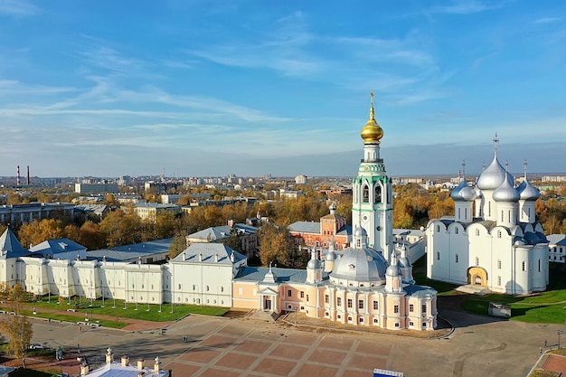 automne vologda kremlin, drone vue de dessus, russie religion église chrétienne