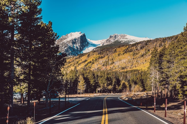 Autoroute à l'automne dans le Colorado USA