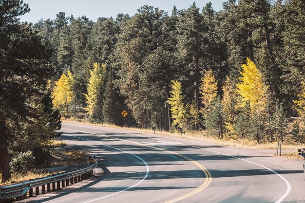 Autoroute à l'automne dans le Colorado USA