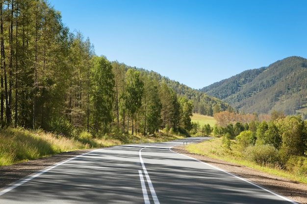 Autoroute de la route des Highlands dans les montagnes