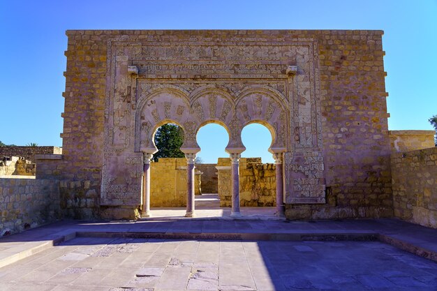 Avant de l'ancien palais en ruine de l'émir arabe dans la ville de Medina Azahara, Cordoue.