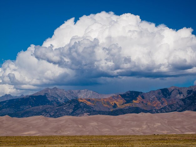 Avant le coucher du soleil à Great Sand Dunes National Park, Colorado.