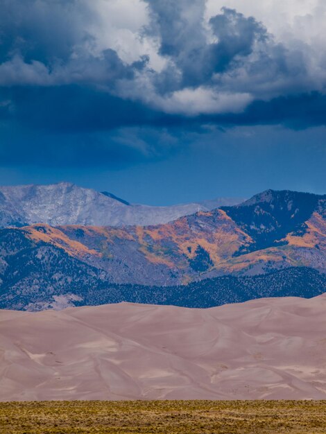 Avant le coucher du soleil à Great Sand Dunes National Park, Colorado.