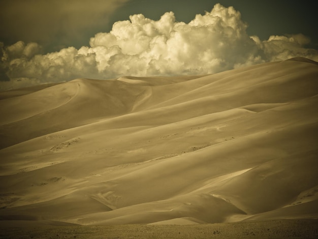 Avant le coucher du soleil à Great Sand Dunes National Park, Colorado.