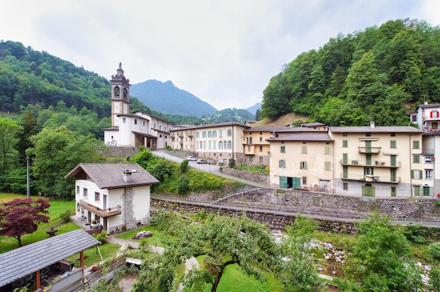 Averara dans la vallée de Brembana Italie