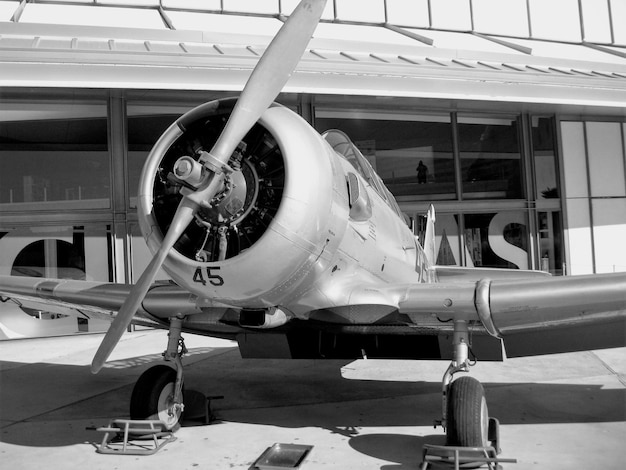 Photo avion à l'aéroport