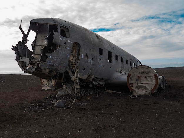 Avion de frente abandonado en Islandia