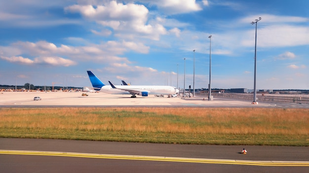 Avion en préparation pour un vol