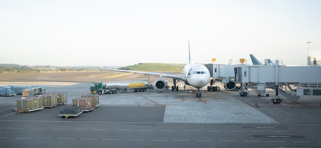 Avion à réaction amarré à l'aéroport international Viracopos Campinas, SÃ£o Paulo, Brésil