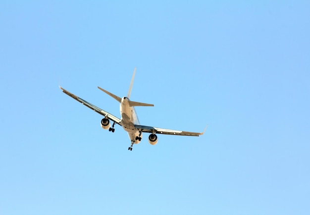 Avion avec train d'atterrissage