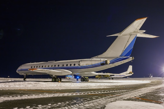 Avions dans le tablier de nuit