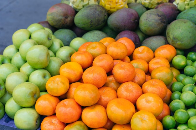 Avis de fruits tropicaux à Cartagena Colombie