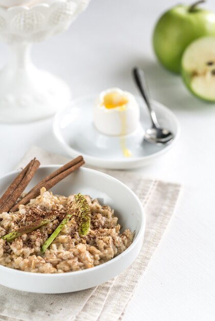 Avoine à l'oeuf et pomme verte