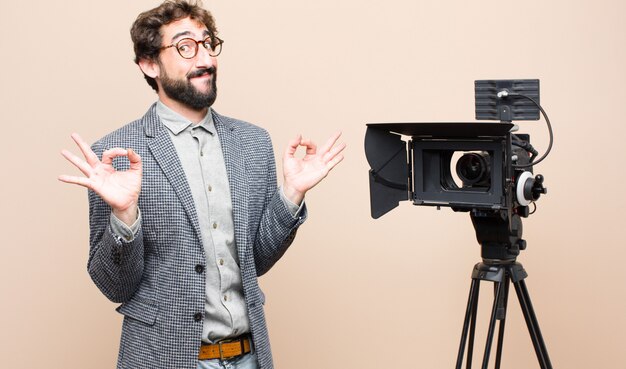 avoir l'air concentré et méditer, se sentir satisfait et détendu, penser ou faire un choix