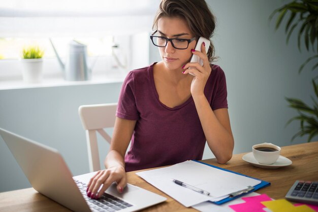 Avoir un bureau à domicile est une excellente solution.