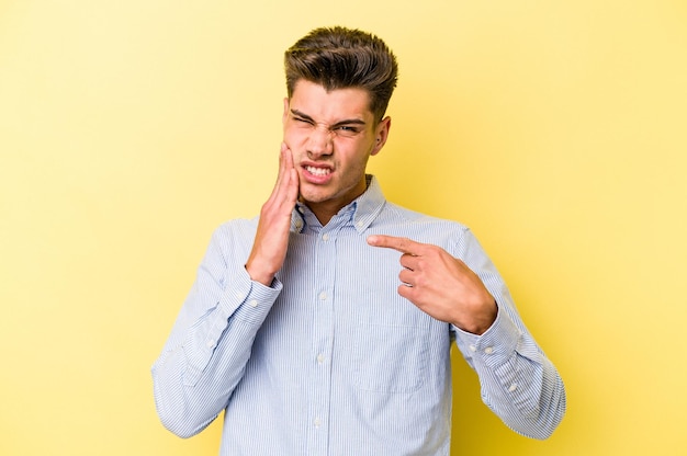 Avoir une forte douleur aux dents douleur molaire