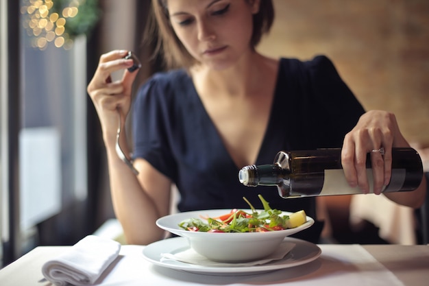 Avoir une salade pour le déjeuner