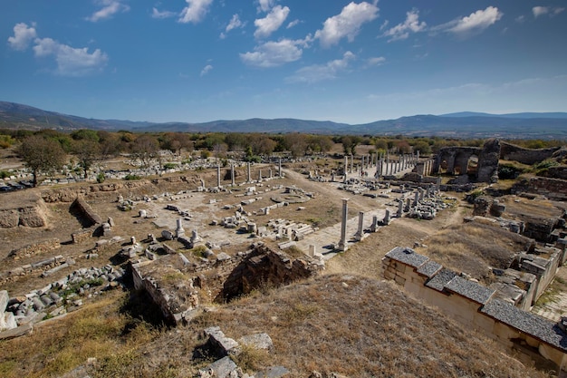 Aydın, Turquie - 30 octobre 2022 : musée de la ville antique d'Aphrodisias ; Sculptures des périodes hellénistique et romaine trouvées dans les fouilles d'Aphrodisias.