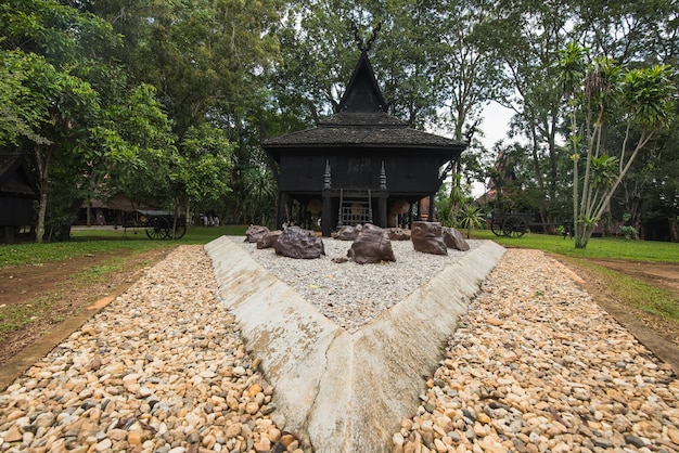 BAANDAM, maison traditionnelle en bois de style thaïlandais à Chiang Rai, Thaïlande