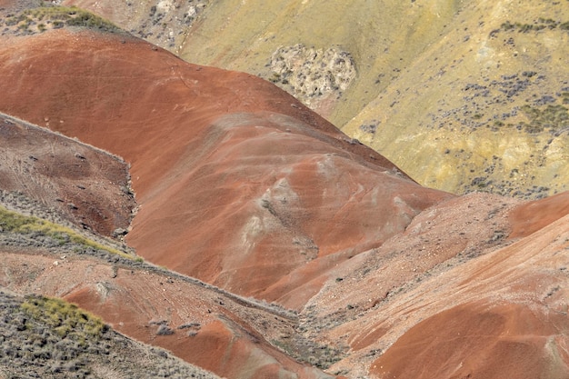 Badland terres rouges sans végétation du géoparc de Grenade