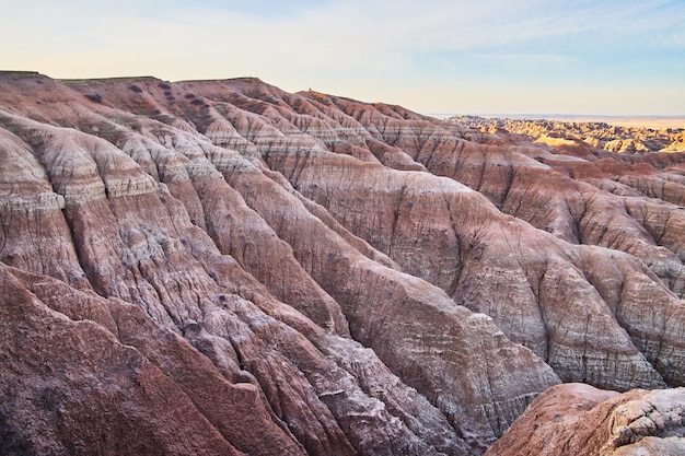 Badlands du Dakota du Sud à l'approche du lever du soleil