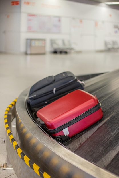 Bagages perdus à l'aéroport Tri des bagages Bagages sur tapis roulant à l'aéroport