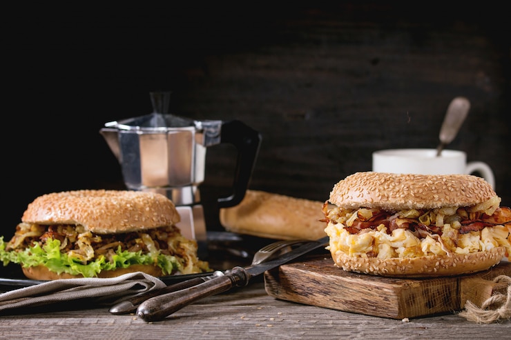 Photo bagels au lard et au boeuf