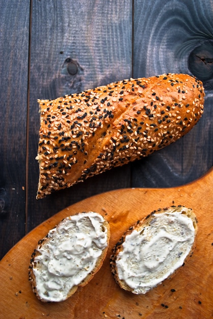 Baguette et sandwiches au fromage à la crème