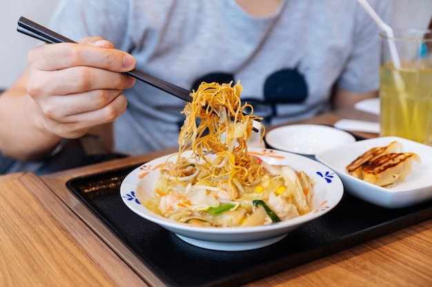 Baguettes pincées Champon Ramen