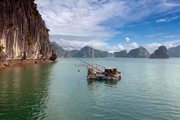 Baie d'Halong. Vietnam.Prise en janvier...