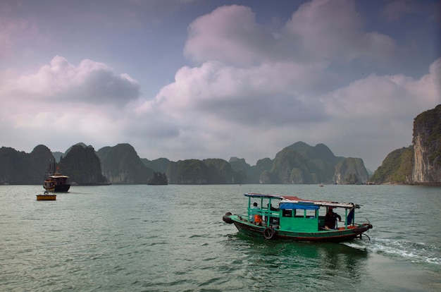 Baie d'Halong VietnamPrise en janvier