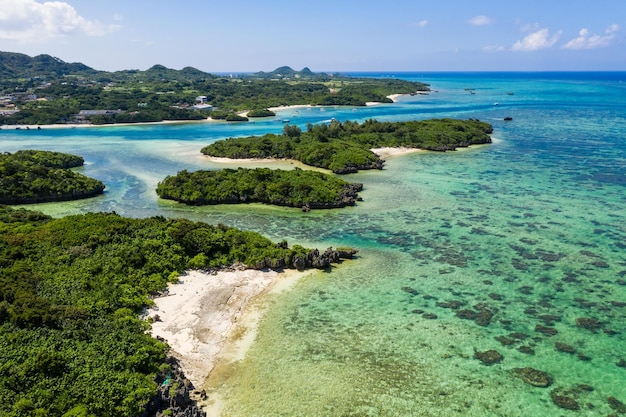 Baie de Kabira sur l'île d'ishigaki