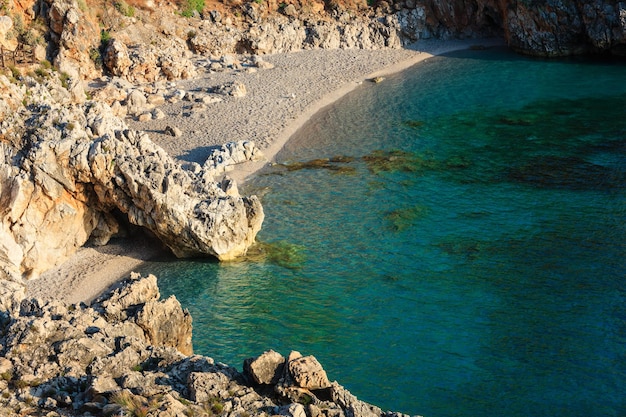 Baie de la mer dans le parc du Zingaro Sicile Italie