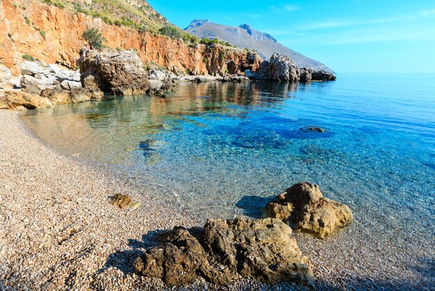 Baie de la mer dans le parc du Zingaro Sicile Italie