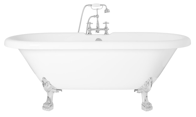 Baignoire sur pattes blanche moderne avec un robinet en métal inoxydable isolé sur fond blanc