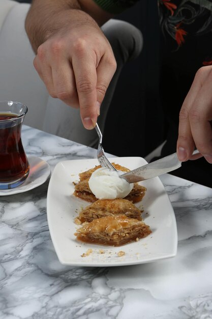 Baklava dessert turc traditionnel aux noix de cajou Baklava maison aux noix et au miel