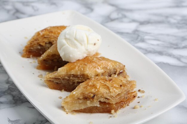 Baklava dessert turc traditionnel aux noix de cajou Baklava maison aux noix et au miel