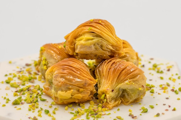 Baklava de moules à la pistache Gros plan saveurs traditionnelles du Moyen-Orient Baklava turc traditionnel nom local midye baklava