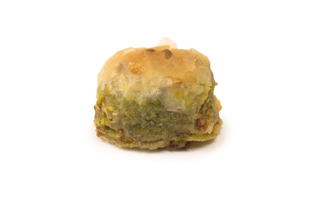 Baklava pistache turque isolé sur fond blanc