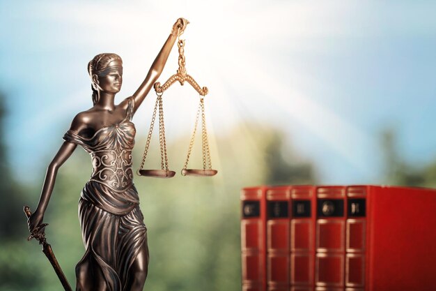 La balance de la justice est un symbole du concept de droit juridique.