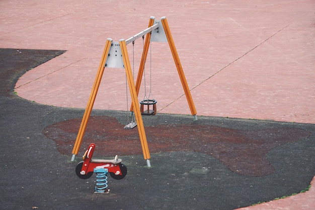 balancer dans la cour